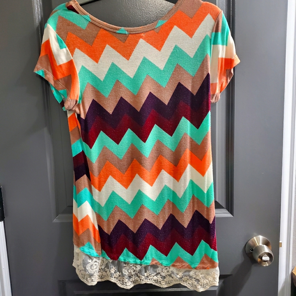 Rue21 Blouse Chevron Pattern Size Medium - Picture 4 of 4